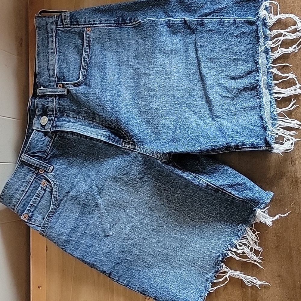 GAP Blue Jean Shorts Distressed Cut-Offs Size 28